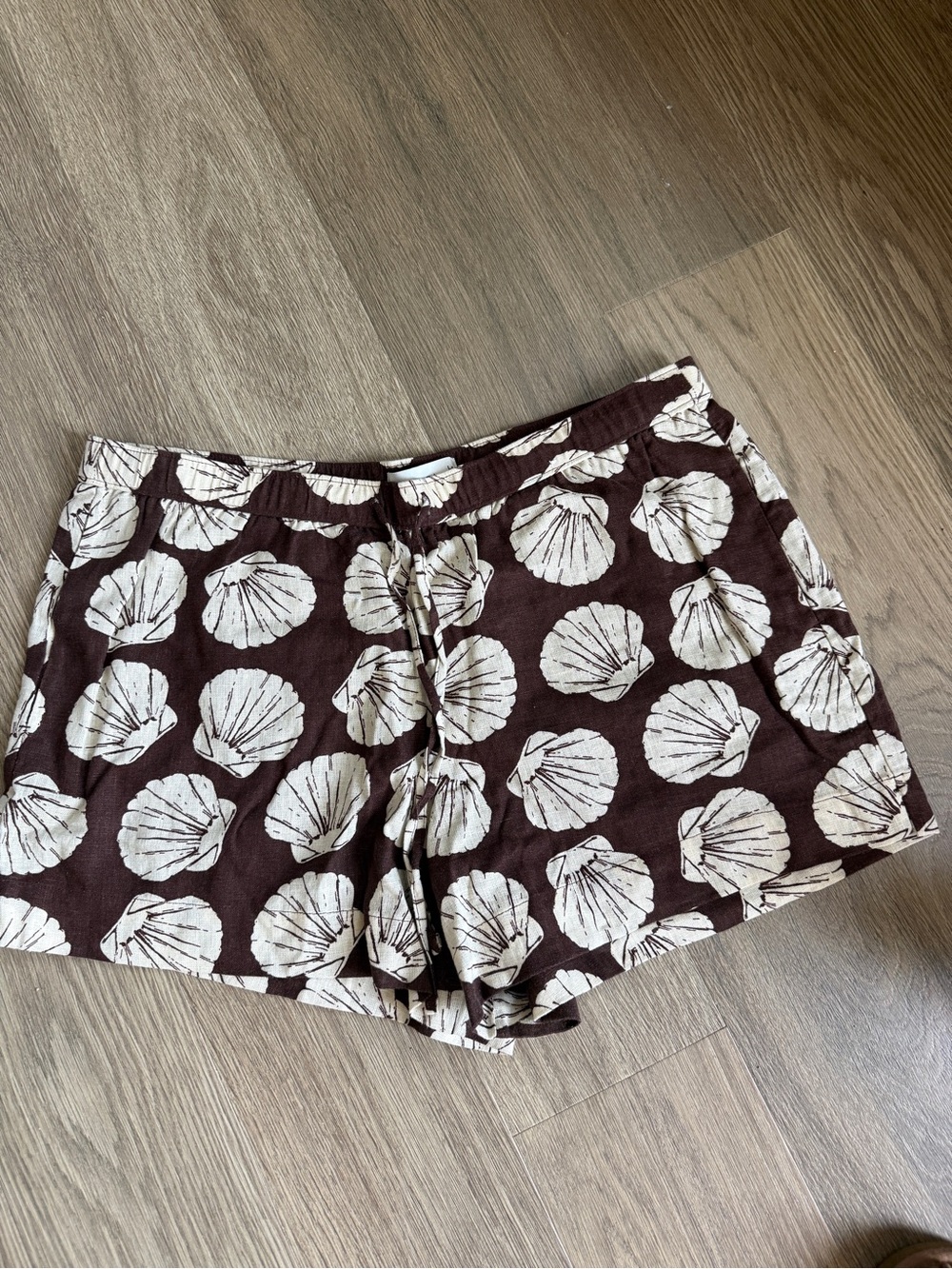 Abercrombie & Fitch Brown Shell-Print Shorts